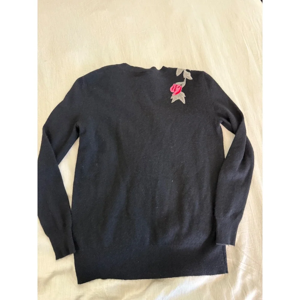 C by Bloomingdale's Black‎ Cashmere Rose Embroidered Sweater XS